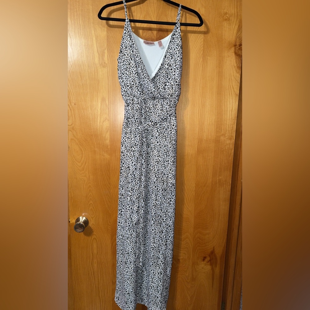 Elegant Black and White Leopard Print Dress